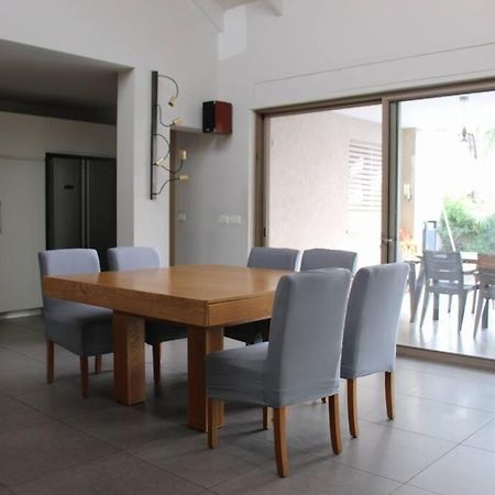 Villa קשת בענן à Modiin Extérieur photo