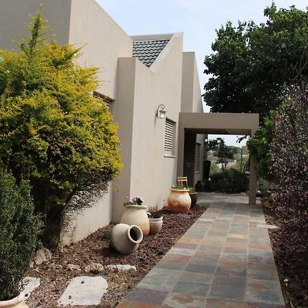 Villa קשת בענן à Modiin Extérieur photo