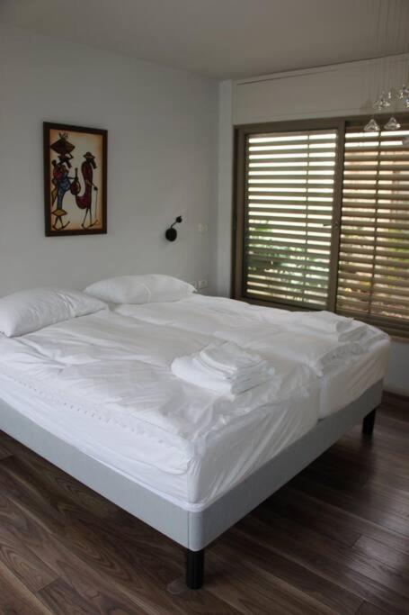 Villa קשת בענן à Modiin Extérieur photo