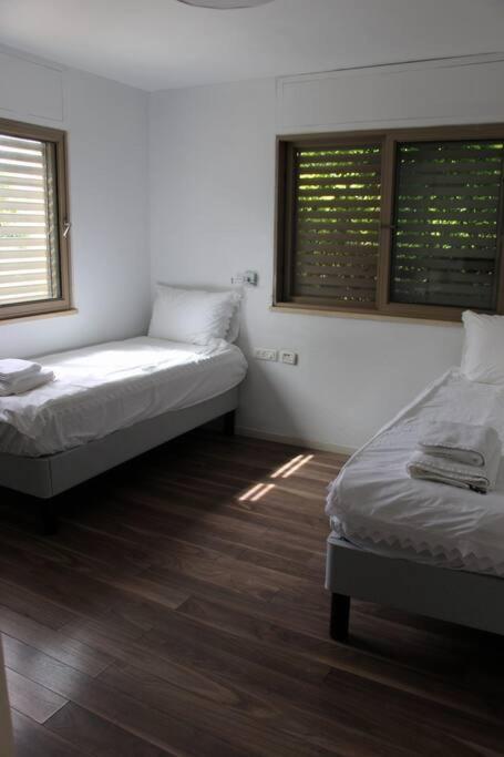 Villa קשת בענן à Modiin Extérieur photo